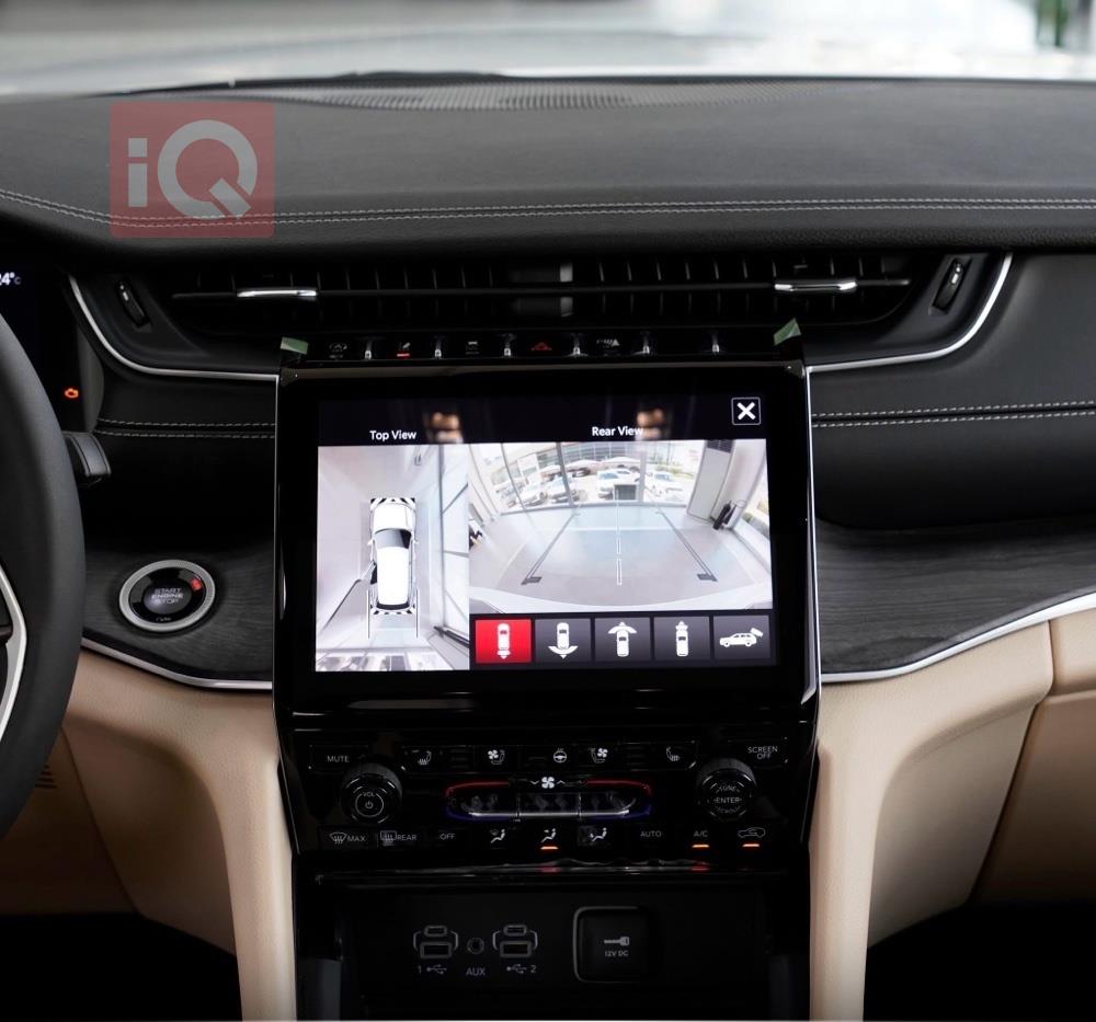 جیپ گراند شیرۆکی